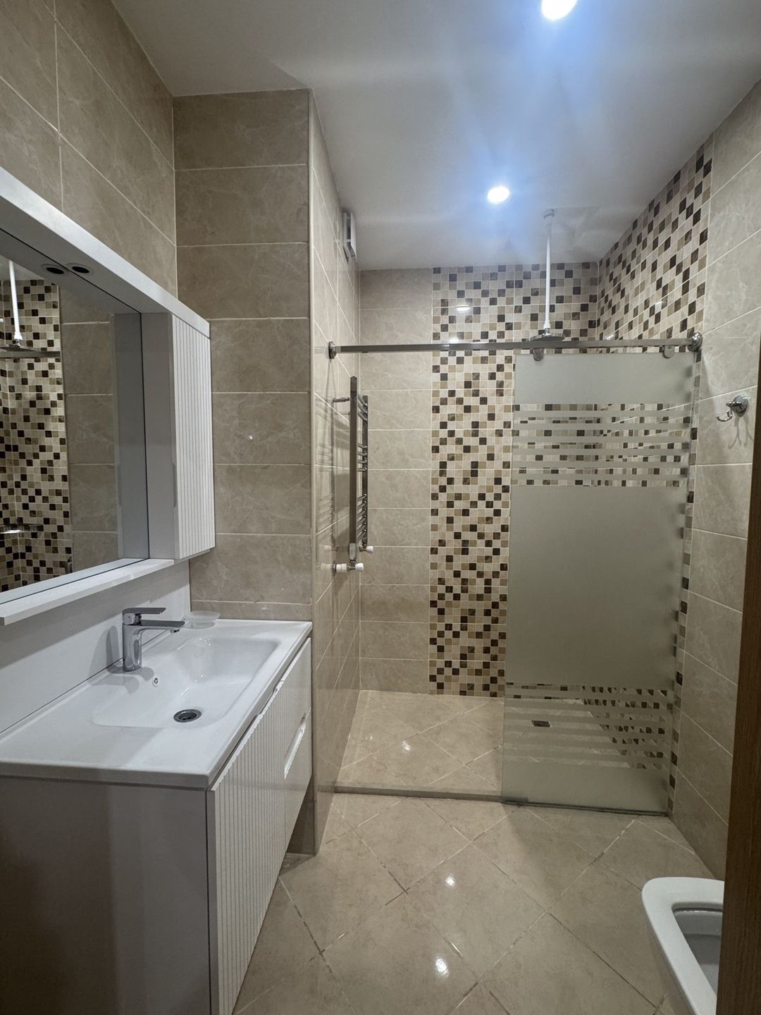 İcarəyə verilir 2 otaqlı yeni tikili 109 m² — Mənzil, Bakı (6)