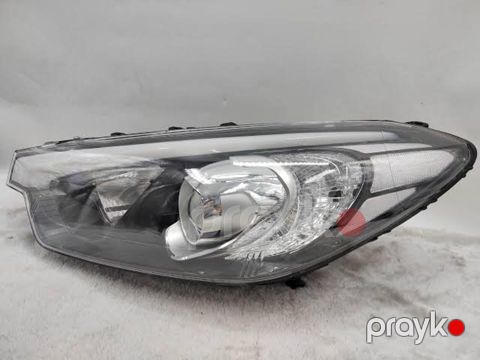 Kia Cerato 2013 ön farası