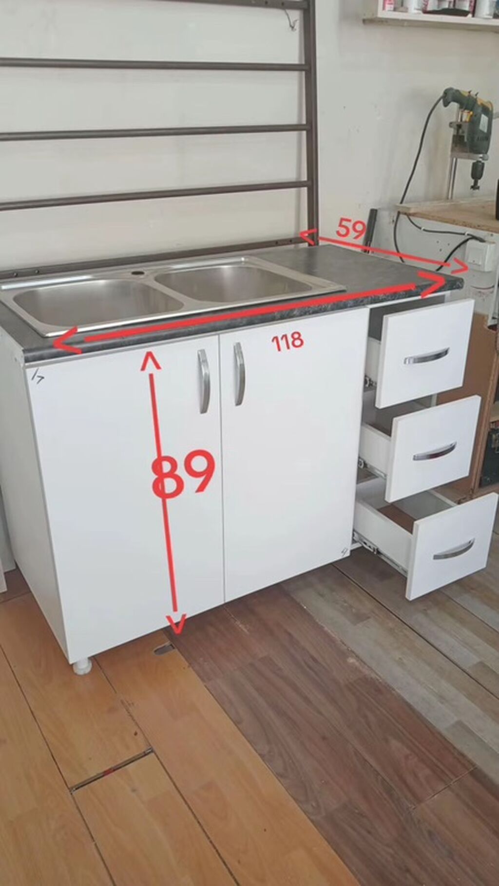 Mətbəx dolabı və iki bölməli paslanmayan polad çanaqlı moyka -