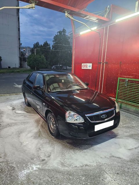VAZ (LADA) Priora: 1.6 l | 2011 il 235000 km Hetçbek