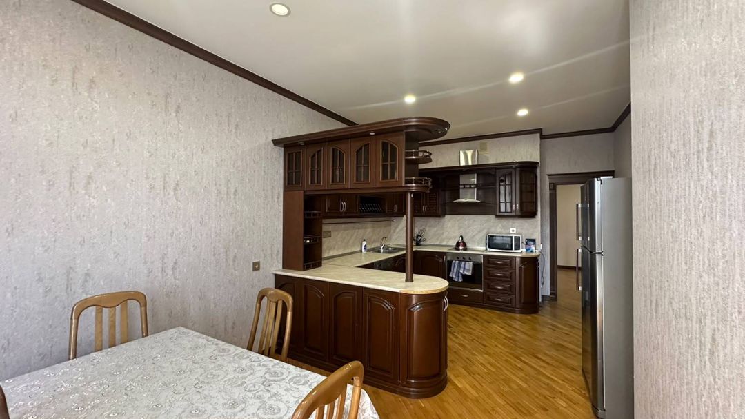 İcarəyə verilir 5 otaqlı yeni tikili 240 m² — Mənzil, Bakı (6)