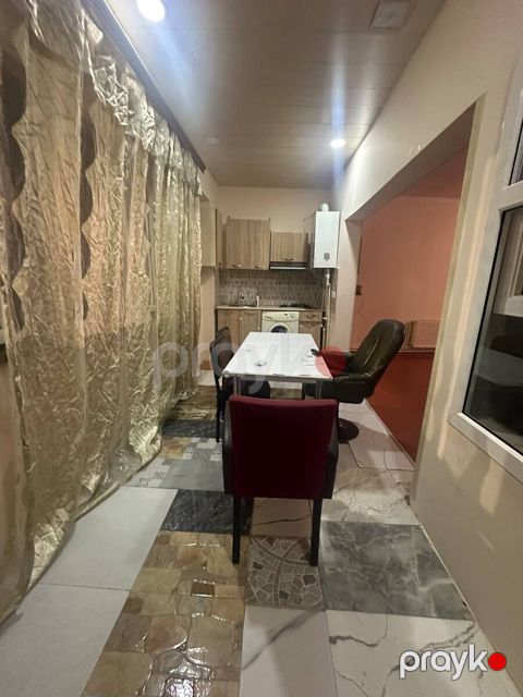 İcarəyə verilir 3 otaqlı köhnə tikili 120 m²