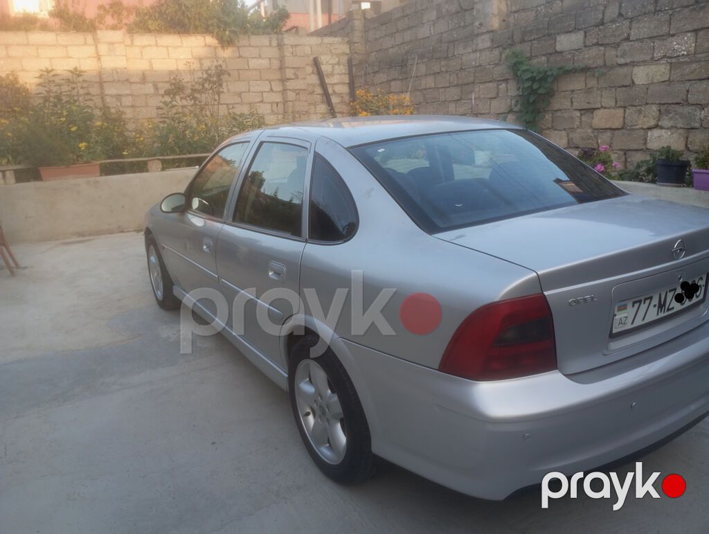 Opel Vectra: 1.8 l | 2001 il 317000 km Sedan 77-MZ-888 — Avto, Bakı (4)