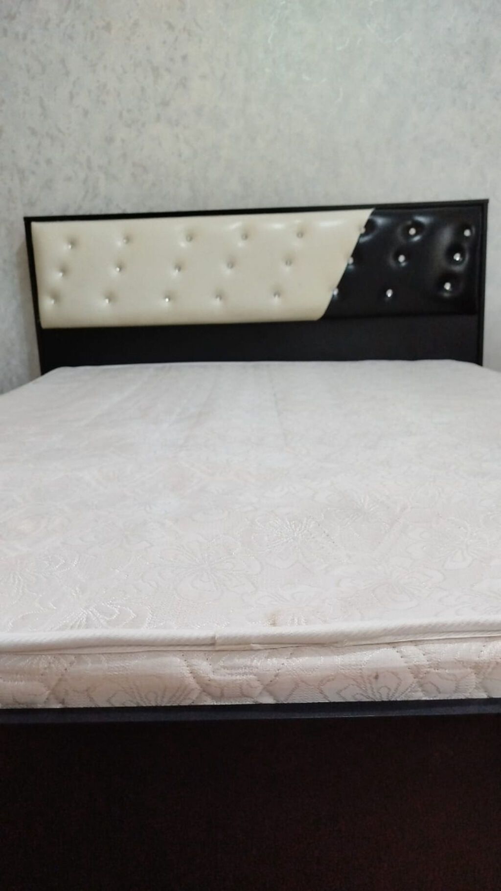 İşlənmiş, İkinəfərlik çarpayı, Bazasız, Matras ilə, Siyirməsiz — Mebel, Bakı