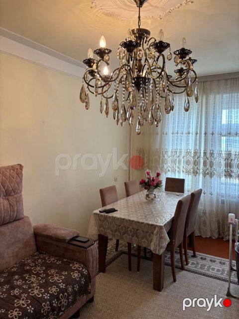 Satılır 3 otaqlı köhnə tikili 70 m² — Bakı