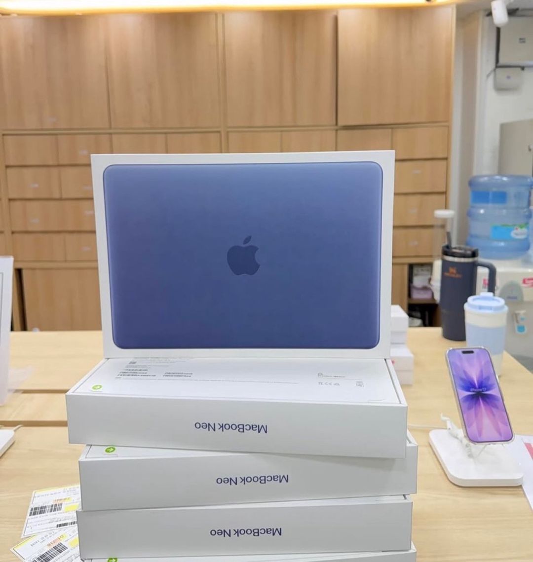 Apple Macbook Neo 13 8/512 Indigo — Elektronika, Bakı
