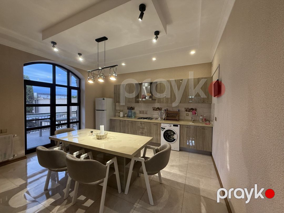 Satılır 4 otaqlı həyət evi/bağ evi 200 m² — Ev, villa, Bakı (11)