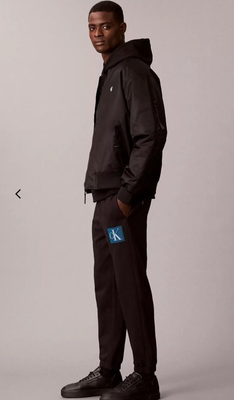 Calvin Klein idman geyimi