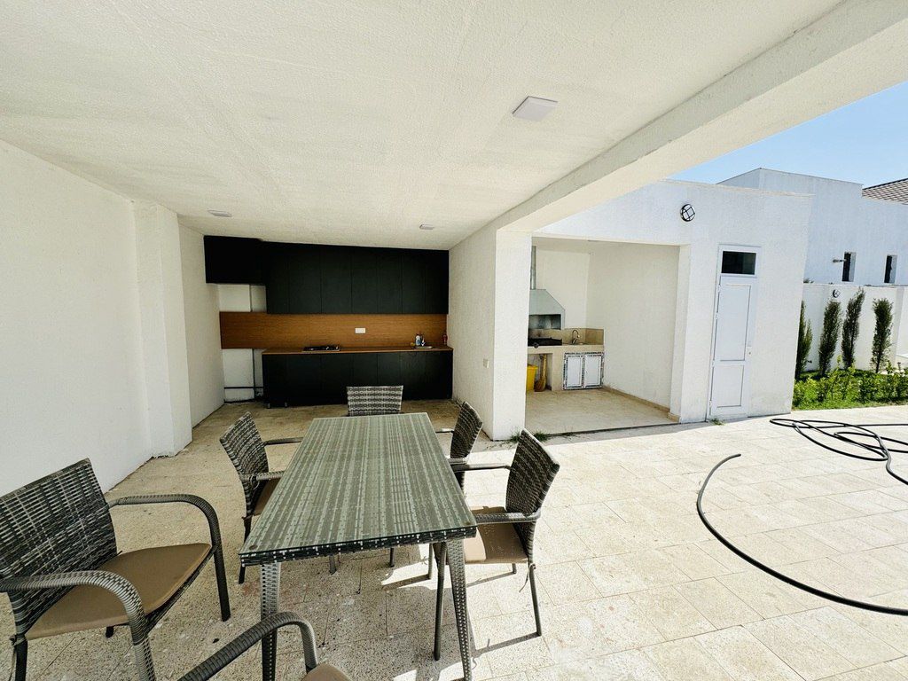 Satılır 5 otaqlı həyət evi/bağ evi 250 m² — Ev, villa, Bakı (11)