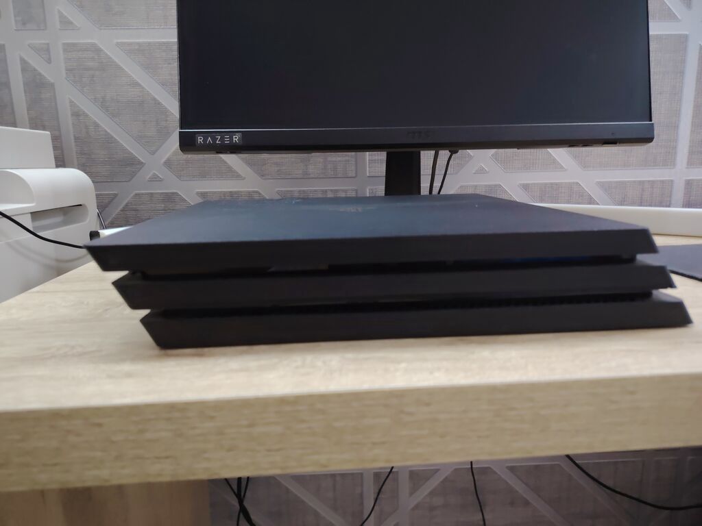 PlayStation 4 pro 1 tb gara yaxşı vəziyyətdə — Elektronika, Bakı (4)
