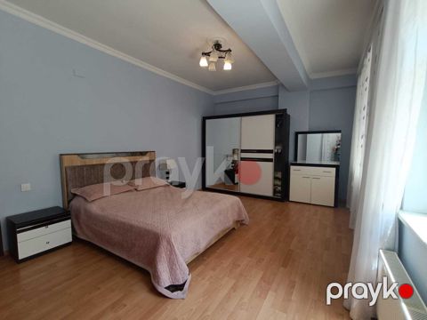 İcarəyə verilir 3 otaqlı yeni tikili 140 m²