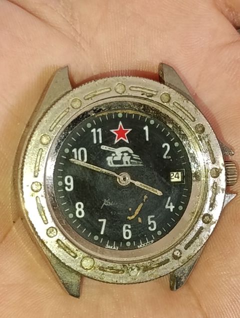 Sovet istehsalı mexaniki qol saatı – “Vostok Komandirskie” Şüşəsi