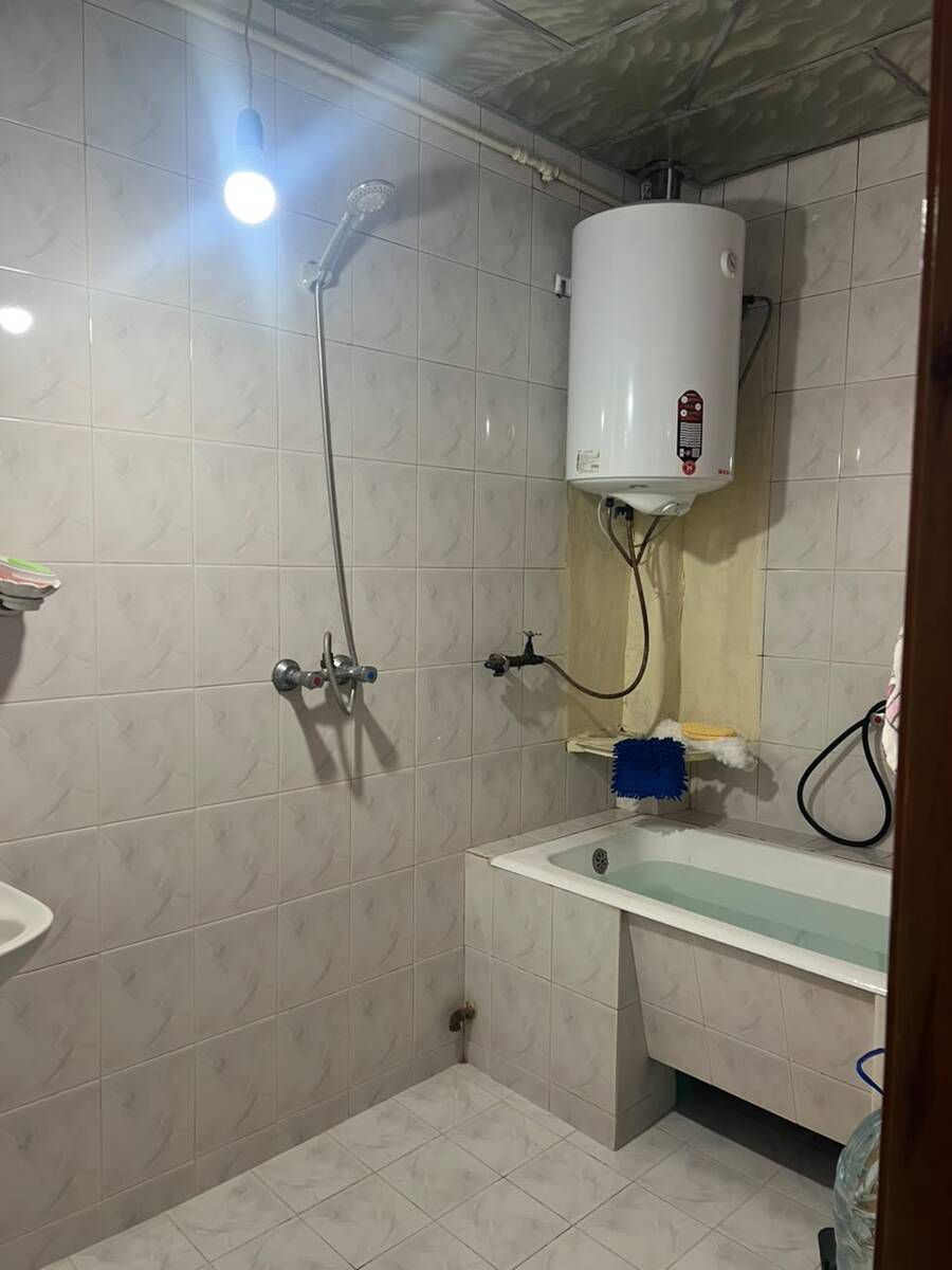 Satılır 2 otaqlı köhnə tikili 62 m² — Mənzil, Bakı (4)