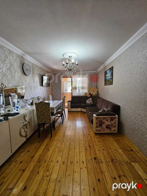 Satılır 3 otaqlı köhnə tikili 70 m²