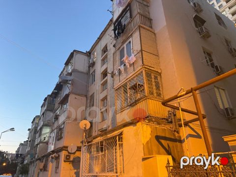 Satılır 2 otaqlı köhnə tikili 42 m²