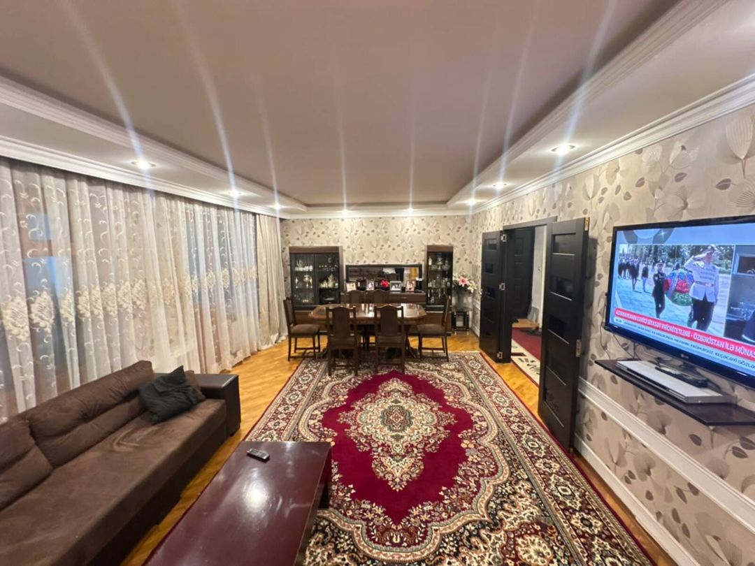 Satılır 4 otaqlı köhnə tikili 118 m² — Mənzil, Bakı