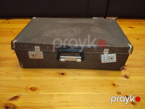 Sovet dövrü Bakı istehsalı klassik çemodan - Üstündə fabrikin