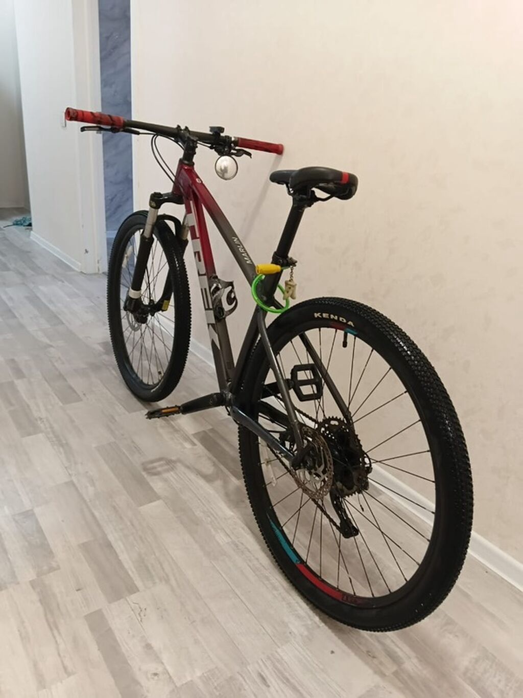 Trek Marlin 6 dağ velosipedi təcili satılır real alıcıynan danışmaqda — Dağ velosipedləri, Bakı (4)