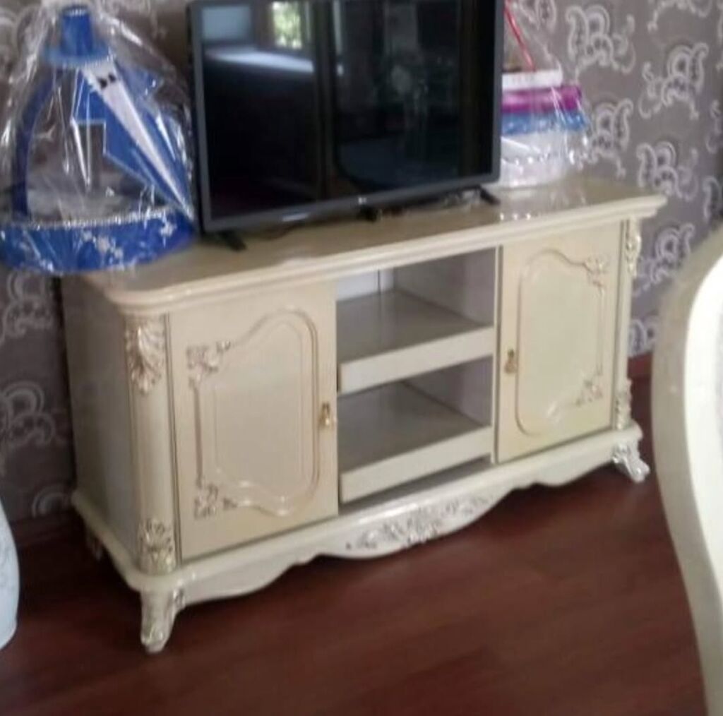 İşlənmiş, Düz TV altlığı, Polkalı, Taxtalı — Mebel, Ağdaş