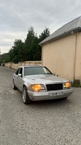 Mercedes 220 E, 2.2 L, 1995 il, 342 078 km — Cars