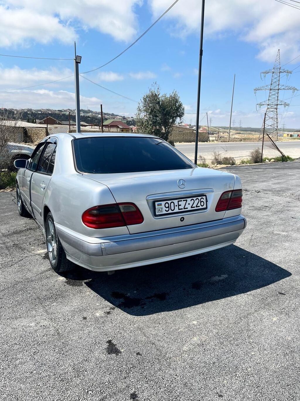 Mercedes-Benz E-Class sedan (W210), gümüş rəng. Əsas xüsusiyyətlər: - — Avto, Mehdiabad (2)