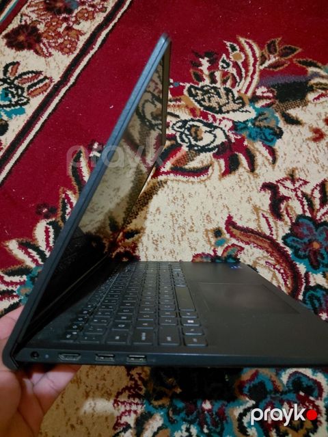 Dell noutbuk - Model: Dell (qara korpus, loqo arxada) - Ekran