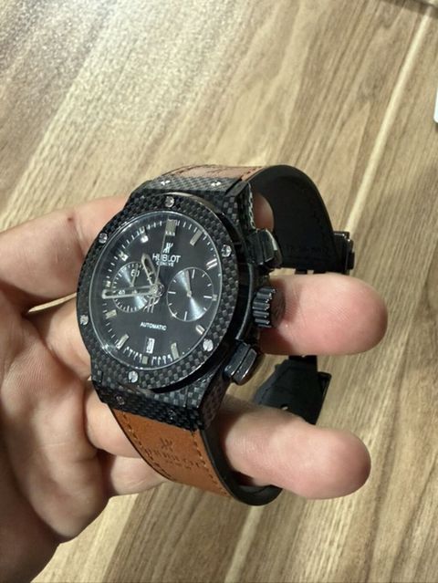 Hublot avtomatik kişi qol saatı - Korpus: qara rəngli, karbon lif