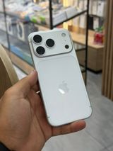 Apple iPhone 17 Pro Silver 256GB/12GB — Goods