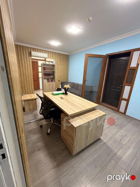 İcarəyə verilir 3 otaqlı ofis 120 m²