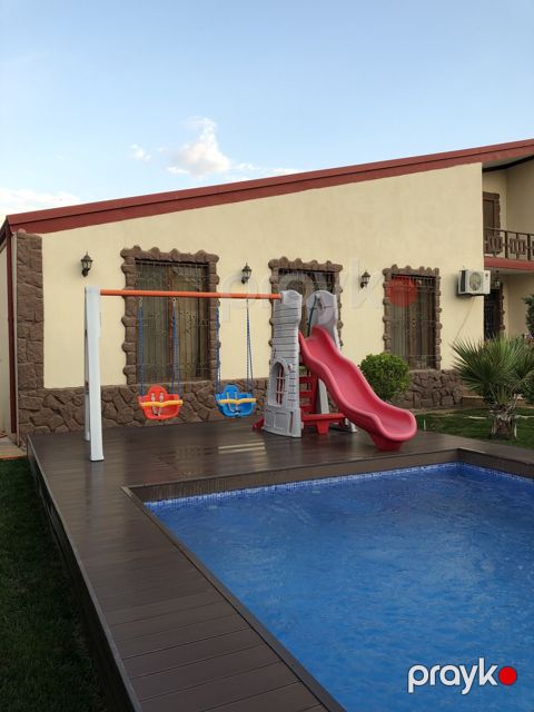 Satılır 5 otaqlı həyət evi/bağ evi 172 m²