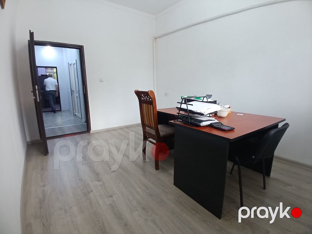 Satılır 3 otaqlı köhnə tikili 98 m² — Mənzil, Bakı (9)