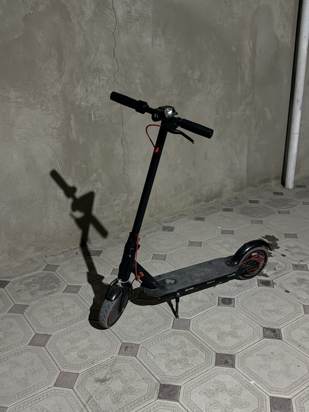Elektrik skuter — qara, LED ekran, qatlanan, şəhər üçün
