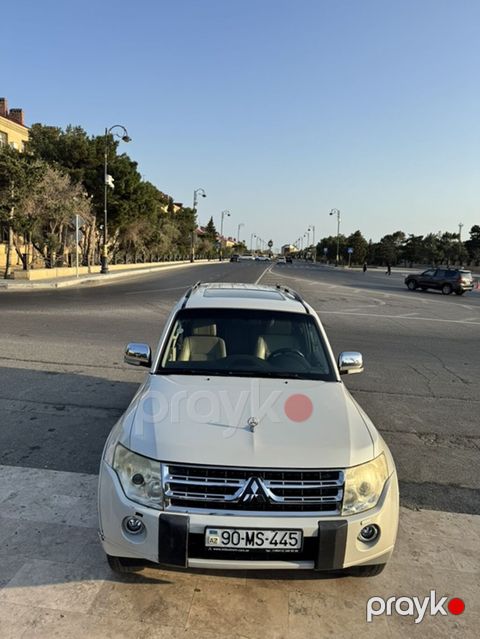 Mitsubishi Pajero: 3.5 l 2011 il 237400 km Ofrouder/SUV — Güzdək