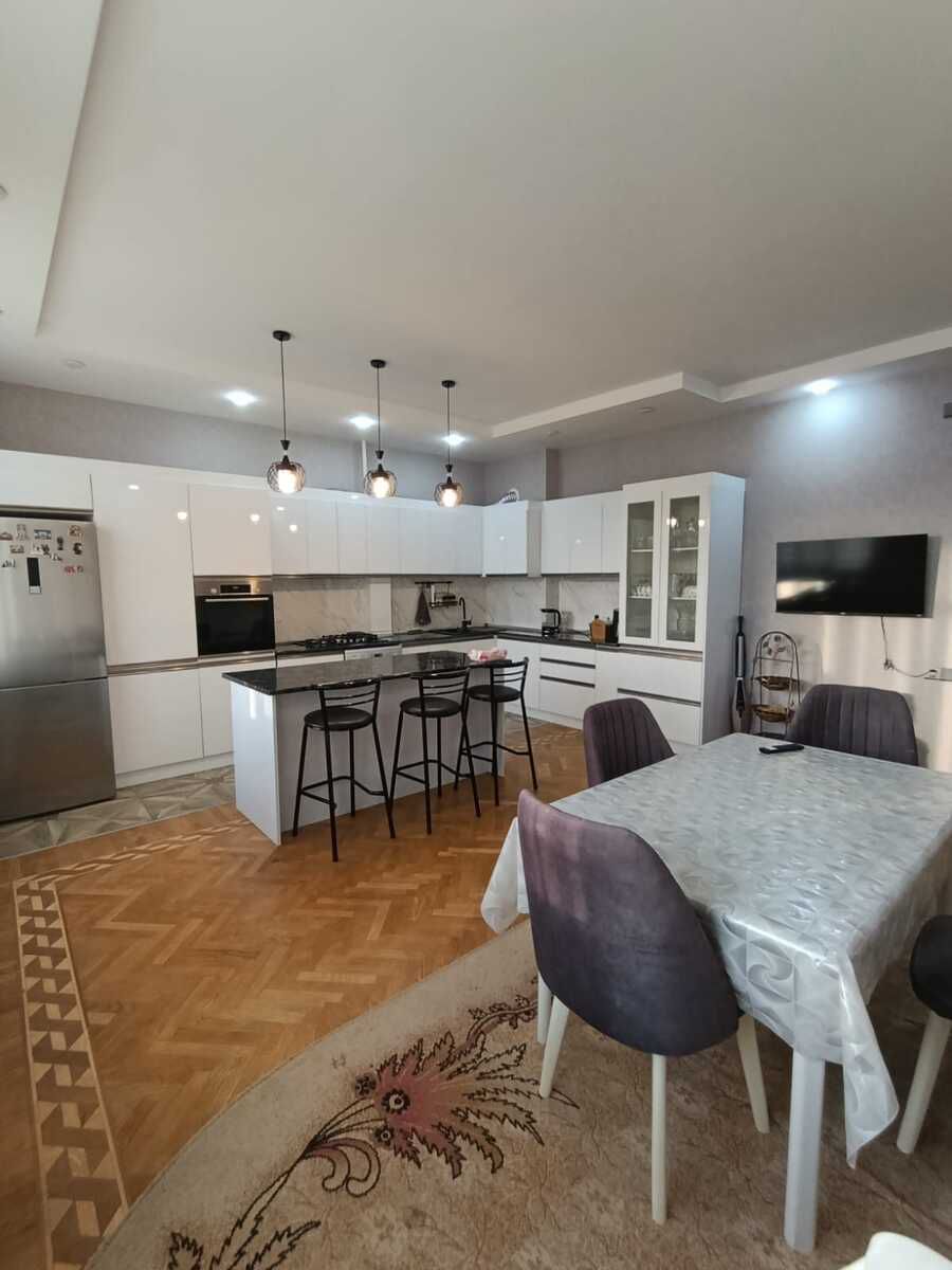 Satılır 4 otaqlı yeni tikili 200 m² — Mənzil, Bakı (2)