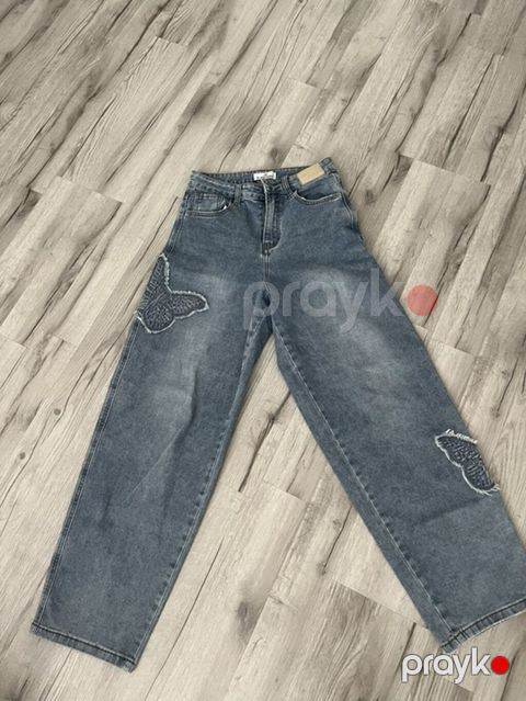 Məhsul: BLACK COCO brendinin qadın jeans şalvarı - Model: Geniş kəsim