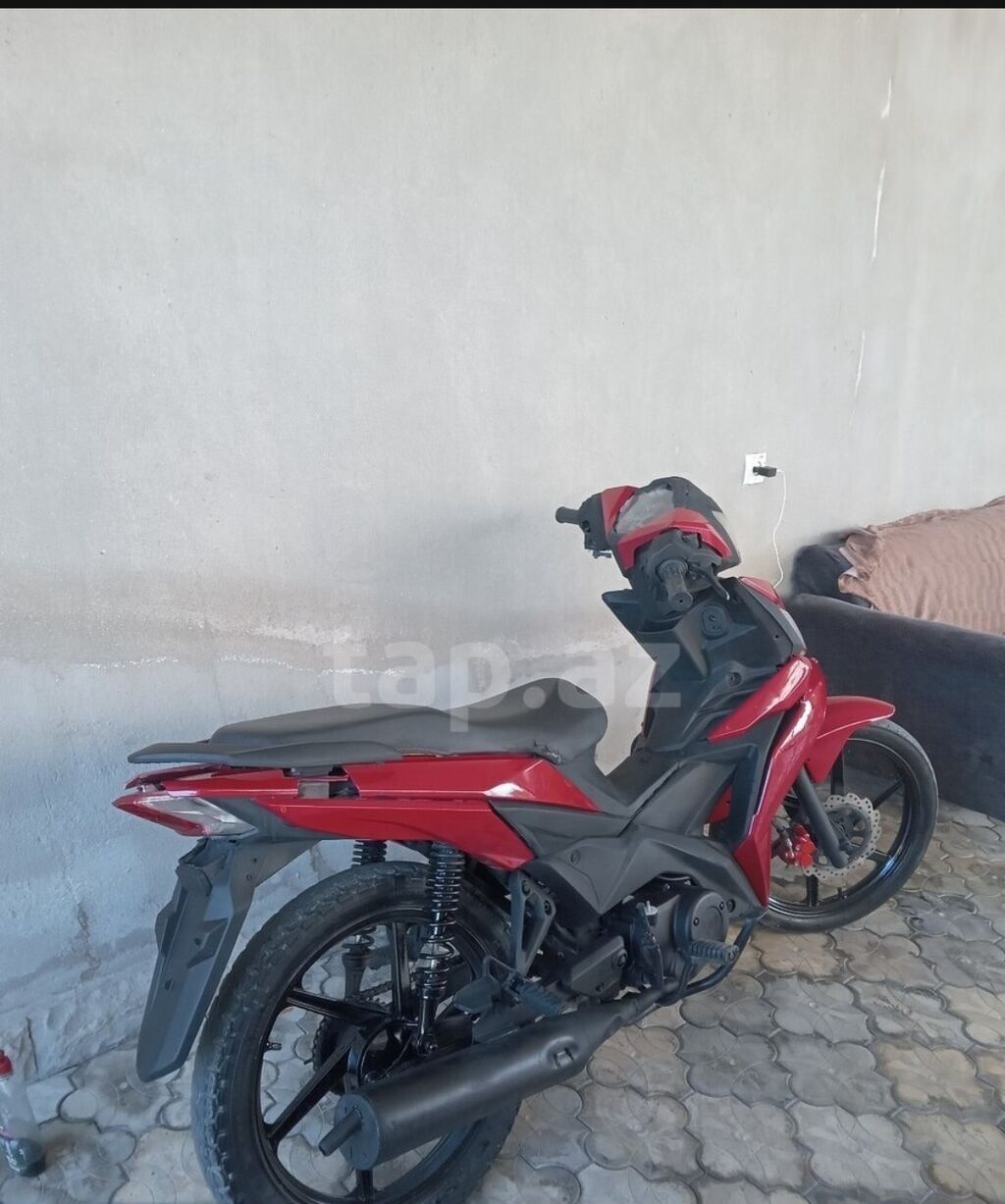 Qırmızı rəngli şəhər tipli skuter/moped - Agressiv dizaynlı — Avto, Xaçmaz (2)
