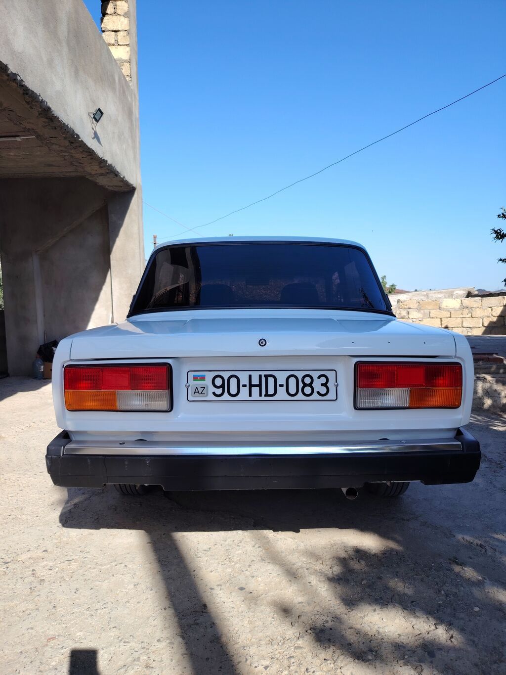 VAZ 2107 sedan – ağ rəng, 4 qapı. Texniki və xarici xüsusiyyətlər: - — Avto, Mehdiabad (2)