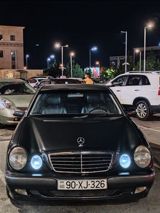 Mercedes-Benz E 240: 2.4 l | 2000 il Sedan — Cars