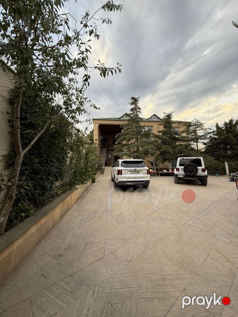 Satılır 9 otaqlı həyət evi/bağ evi 300 m²