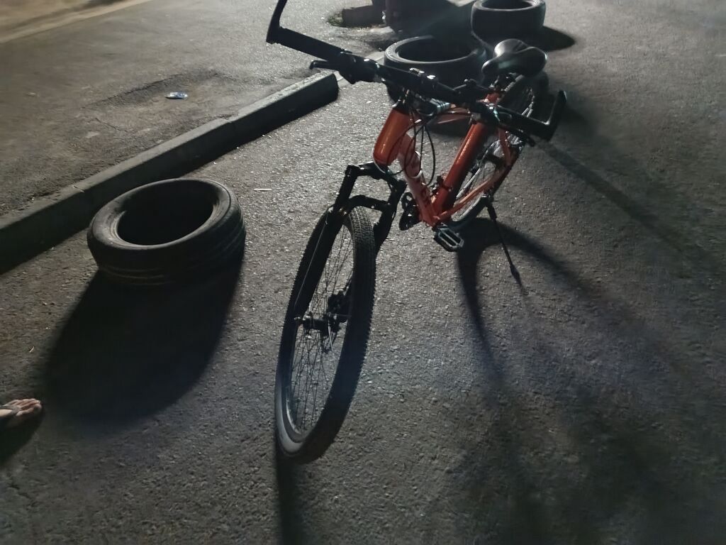 VIPER dağ/şosse hibrid velosipedi - Rəng: parlaq narıncı, qara loqo