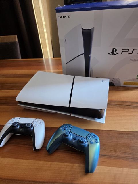 Sony PlayStation 5 Slim 1TB — Gaming consoles