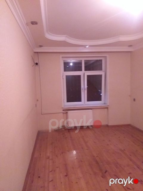 İcarəyə verilir 3 otaqlı köhnə tikili 80 m²