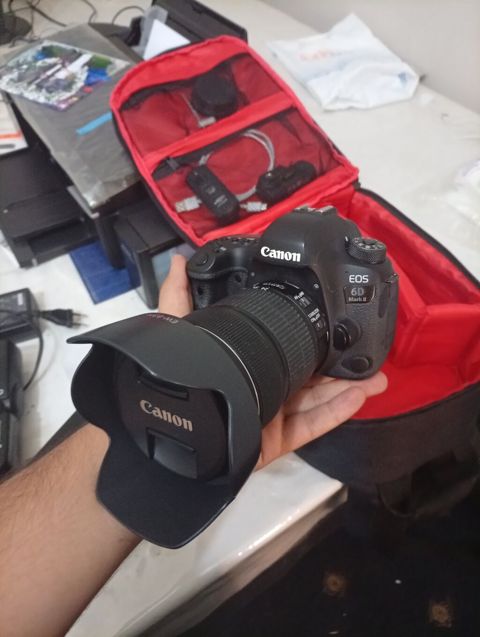 Canon EOS 6D Mark II full‑kadr DSLR fotoaparat Xüsusiyyətlər: - 26.2