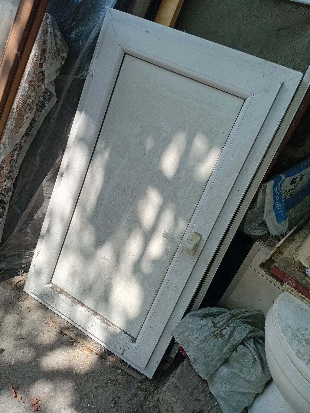 PVC qapı – ağ rəng - Material: PVC (plastik) profildən - Rəng: Ağ -