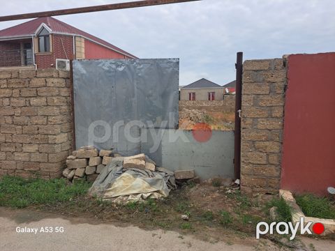 2 sot torpaq sahəsi, Binə qəs.