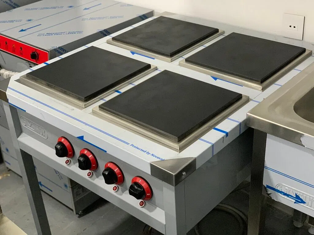 4 Gözlü Professional Elektrik Sobası 80x90x85 — Для ресторана