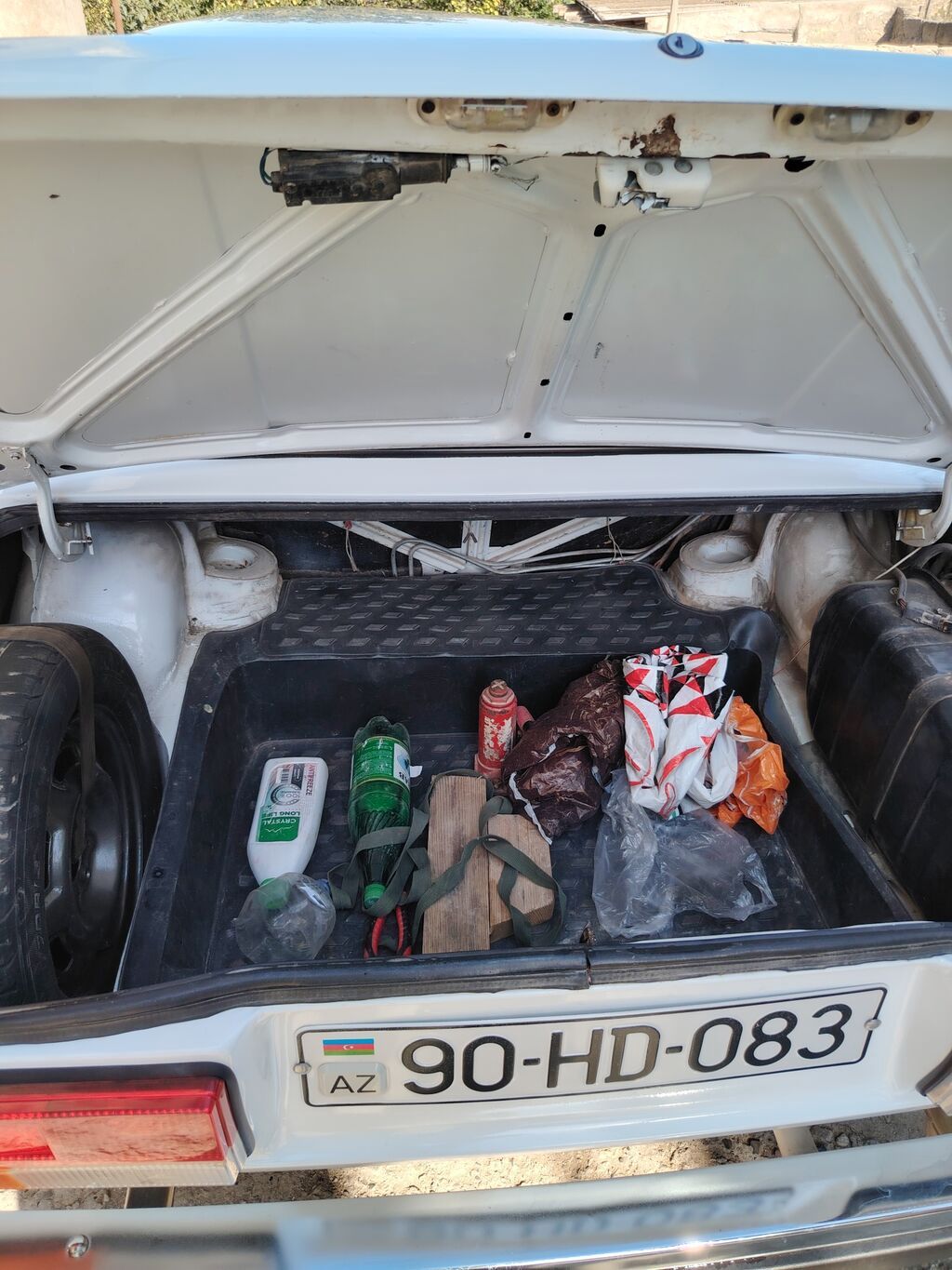 VAZ 2107 sedan – ağ rəng, 4 qapı. Texniki və xarici xüsusiyyətlər: - — Avto, Mehdiabad (8)