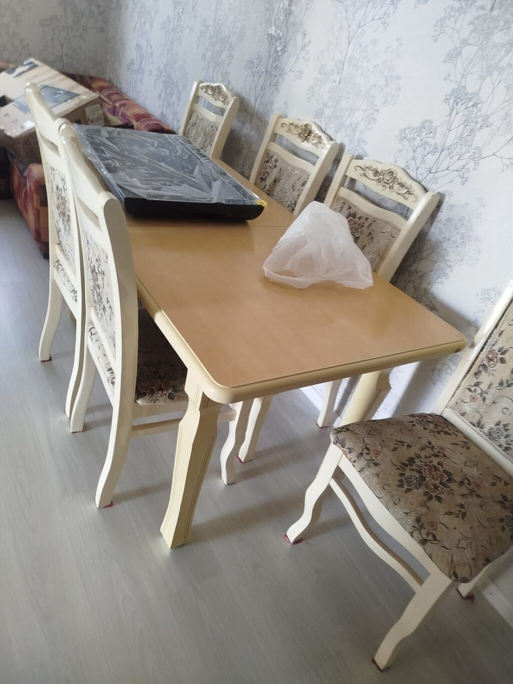 Klassik üslubda yemək otağı dəsti Tərkibi: - 1 ədəd yemək masası - 6 — Mebel, Bakı