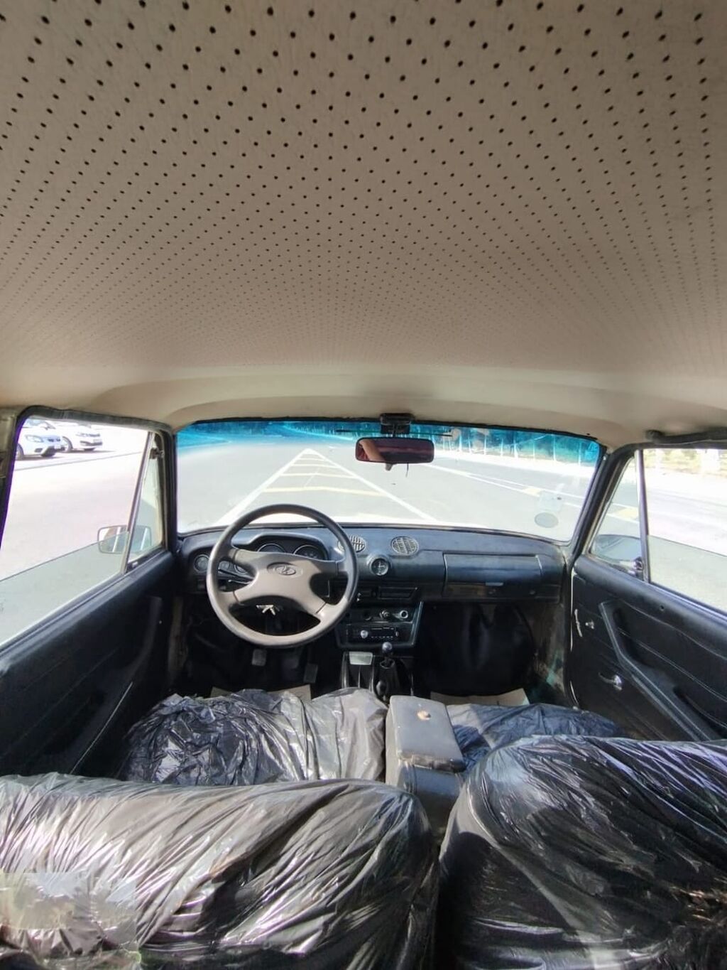 VAZ 2101 sedan - Kuzov: bej rəng, 4 qapı, xrom ön-arxa bamperlər — Avtomobillər, Digah (7)