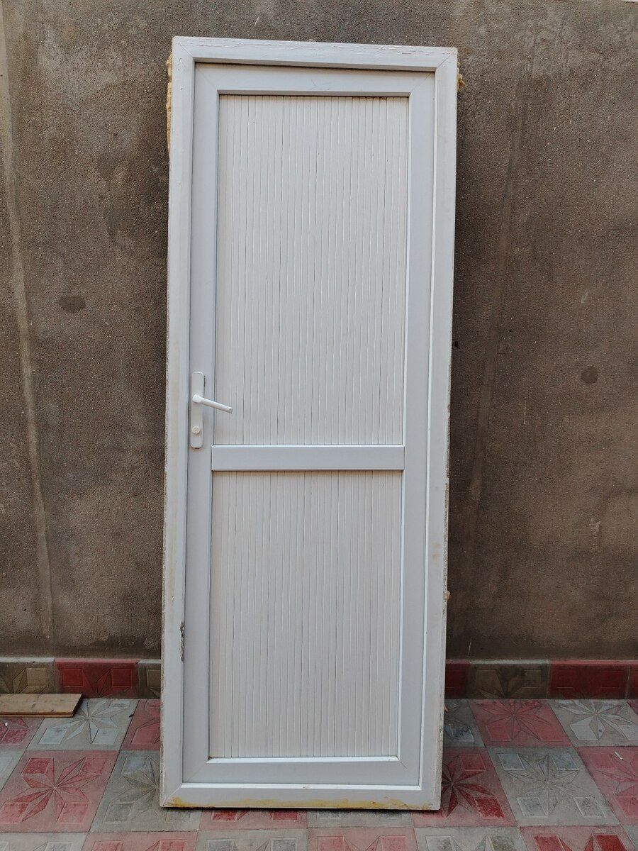 Plastik qapı — Mallar, Bakı